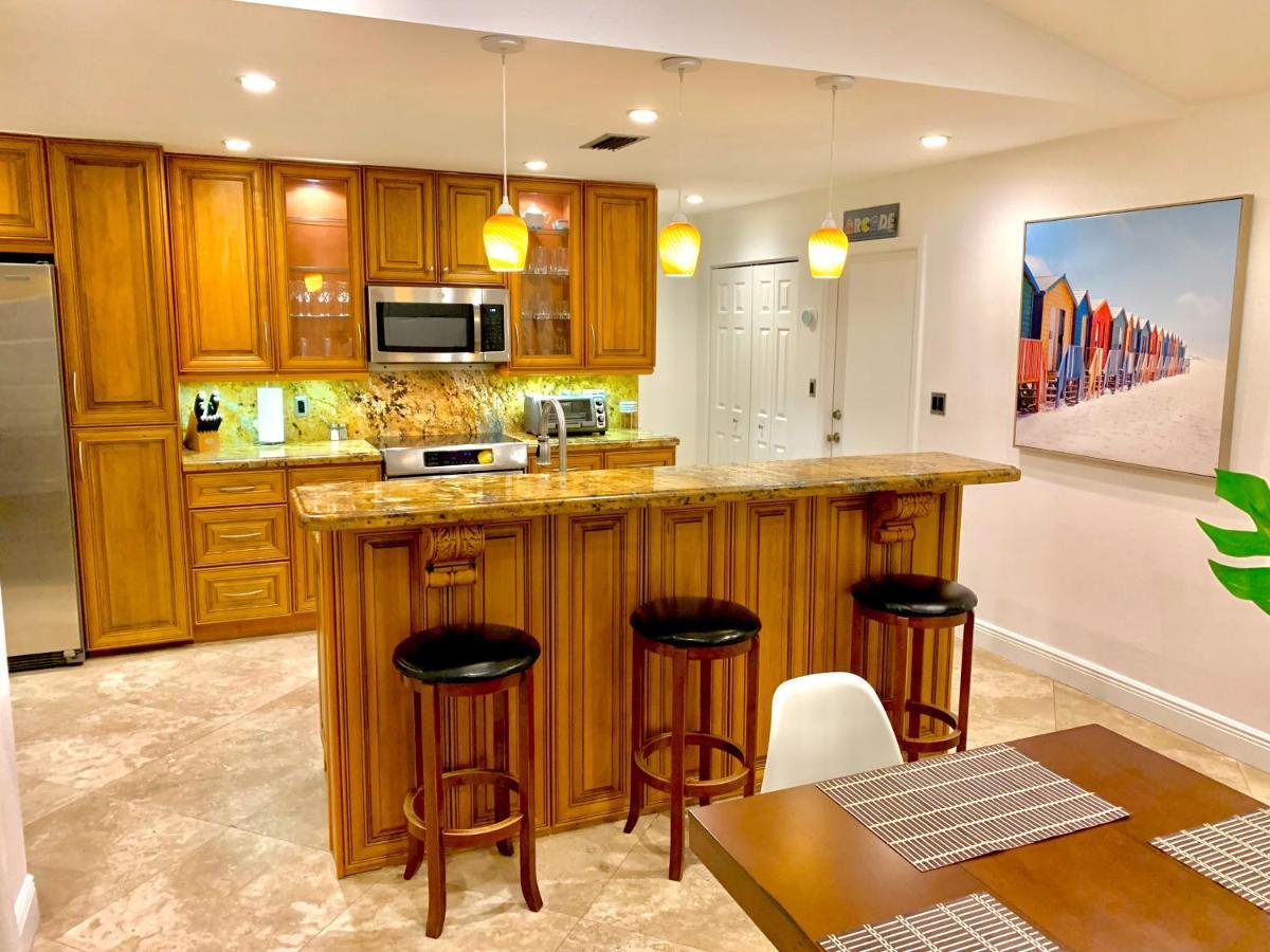 Kendall Keys Oasis Home W/ Pool, Theater & Arcade Miami Exterior photo